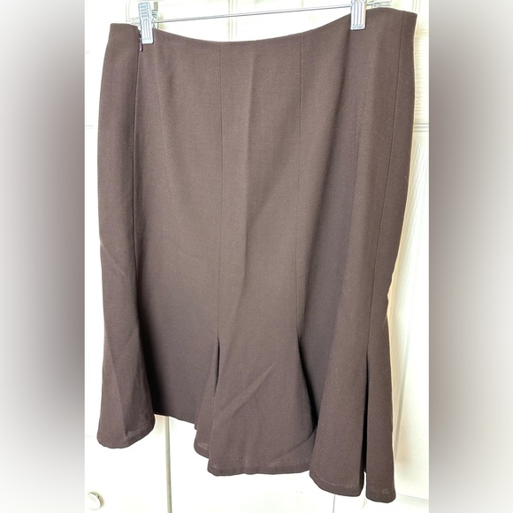 Vtg VALENTINO Italy Fluted Trumpet Skirt Brown 100% Wool Classic Vintage Style - Picture 3 of 8